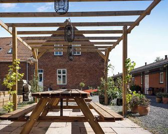 Holiday Apartment at Aarsdale Solgaarden - Svaneke - Patio