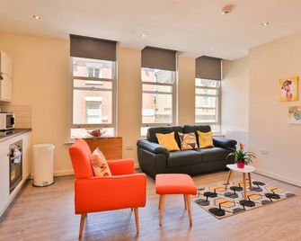 The Nest - Sheffield - Oturma odası