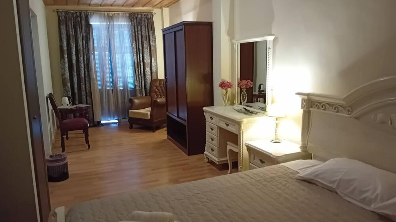 Dias Hotel