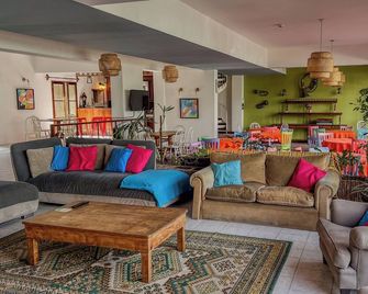 Viajero Colonia Hostel - Colonia del Sacramento - Sala d'estar