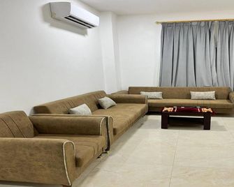 Super OYO 148 Bin Barakat Hotel - Salalah - Living room