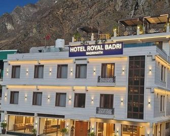 Hotel Royal Badri - A Pilgrim's Habitat - Badarīnāth - Edificio