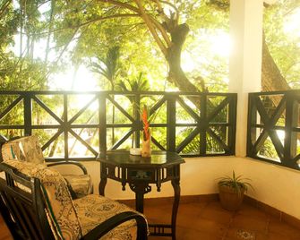 Jungle Paradise Beach Resort & Spa at Mbweni Ruins Hotel Zanzibar - Zanzibar - Bedroom