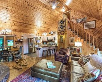 The Treehouse - Highlands - Huiskamer