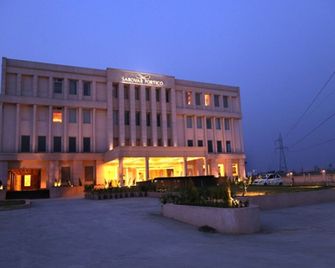 Seyfert Sarovar Premiere Dehradun - Dehradun - Edificio