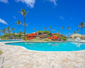 Water-view 3rd-floor condo with lanai, pool & hot tub - near sights & dining - Līhuʻe - Pool
