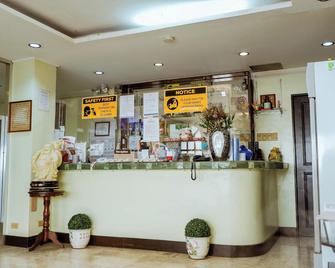 Hotel Juliano - Manila - Front desk