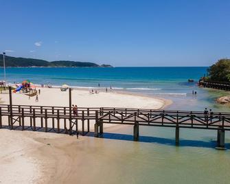 Chales Do Holandes - Bombinhas - Praia