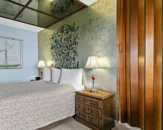 Ocean View Penthouse Suite - Pet-Friendly - Pool and Hot Tub - Ocean Shores