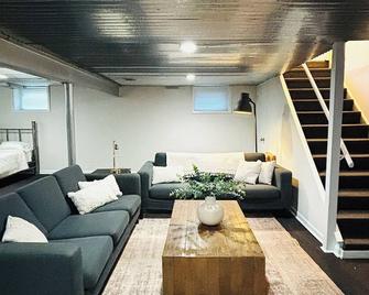 4-bedroom house in marvelous Speedway close to Downtown &IMS - Speedway