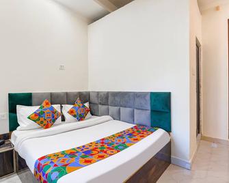 Fabhotel Royal Vilas - Gwalior - Schlafzimmer