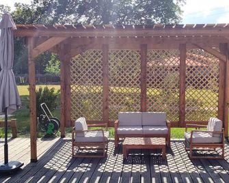 Belle Villa Avec Piscine Environnement Très Calme - Le Porge - Patio
