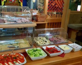 Filmhotel Lili Marleen - Potsdam - Buffet