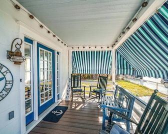 Ocean City Cottage Walking Distance to the Beach and Bay - Ocean City - Balcony