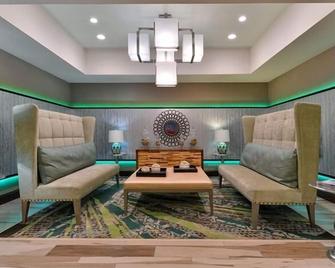 Holiday Inn Express & Suites Schulenburg - Schulenburg - Lounge