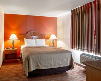 Quality Inn Aberdeen - Aberdeen - Ložnice