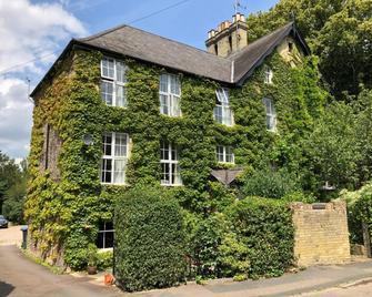 Pages Hotel and Guesthouse - Harlow