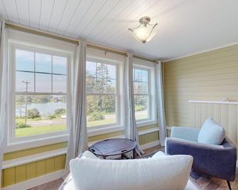 Mill Pond Suite - East Boothbay - Вітальня