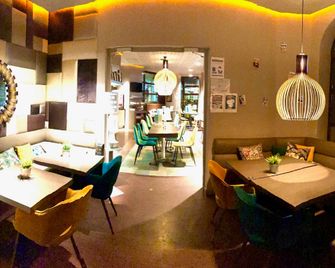 فندق كيرياد فيتشي سبا سينك مونديه - فيشي - مطعم