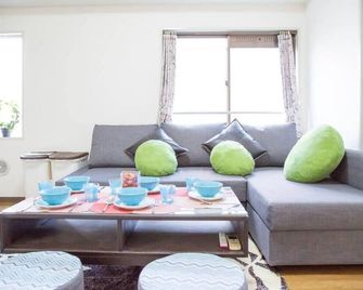 Rokko - Modern Apartment near Hiroshima Station for 5 ppl - Hiroshima - Living room