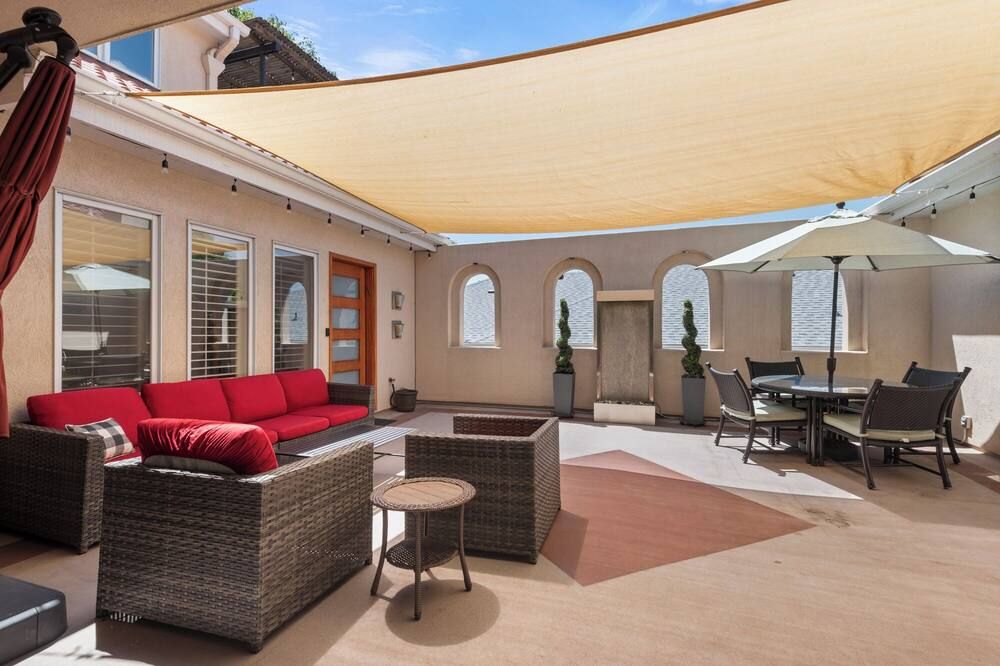 Heart of Cherry Creek | Group Retreat | Hot Tub - دنفر (كولورادو) - شرفة مرصوفة