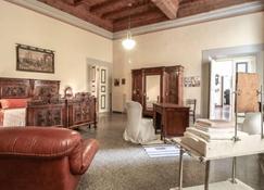 Apartment Palazzo Cittadella by Interhome - Lucca - Vardagsrum