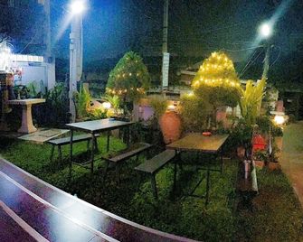 Loft Living Hotel Khonkaen - קון קאן - בניין