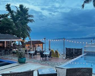 Veronica Inn - Puerto Galera - Hàng hiên