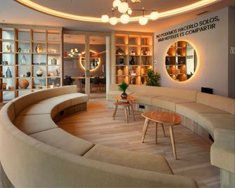B&b Hotel Madrid Carabanchel - Madrid - Front desk