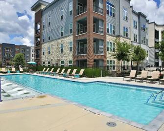 Landing at Enclave at Woodland Lakes - 1 Bedroom in The Woodlands - Conroe - Pool