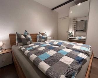 Neu! Ferienwohnung Hofblick - Weilburg - Schlafzimmer
