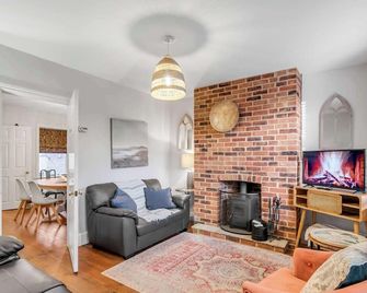 Bay Tree Cottage - Cozy Norfolk Retreat in Heacham - Heacham - Huiskamer