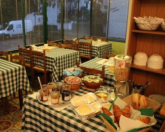 Hôtel Montilleul - Pau - Buffet