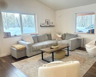 Cozy Cabin in the Woods - Talkeetna - Obývací pokoj