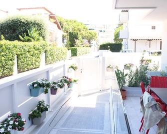 Dainese Apartments, Casa Miriam - Jesolo - Balkon