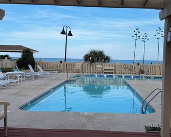 Seven Seas - Kure Beach - Piscina