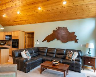 Beautiful Riverside Property! - Hurley - Sala de estar
