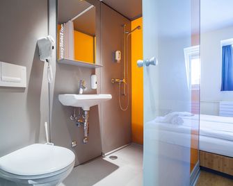easyHotel Basel - Basel - Bathroom