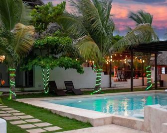 Hot Chipilin El Paredon - Sipacate - Pool