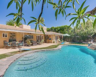 Patio, Pool & Mountain Views: Palm Springs Home! - Palm Springs - Pool