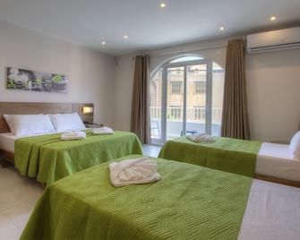 Cerviola Hotel - Marsaskala - Bedroom