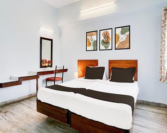 Hotel O Padampura Near Railway Station - Aurangábád - Ložnice