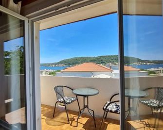 Maestral-Nmf - Supetarska Draga - Balcón