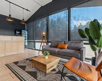 Adventure Inn Durango - Durango - Living room