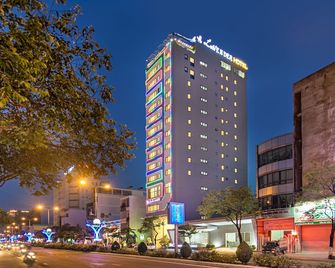 Lavender Riverside Hotel - Da Nang - Edificio