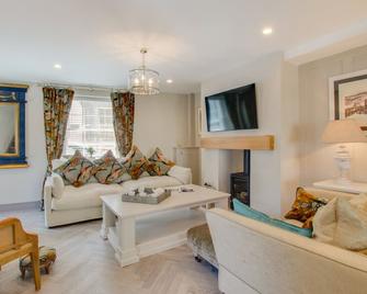 Mulberry Cottage - Two Bedroom House, Sleeps 4 - Conwy - Salon