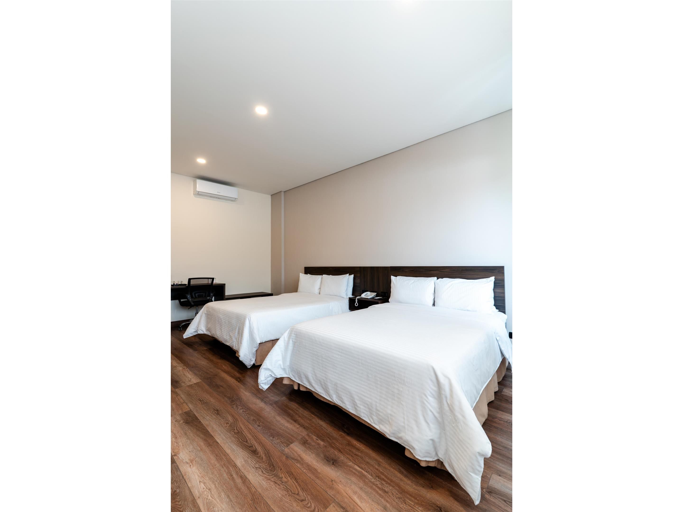 بست ويسترن بلس هوتل سان دييجو - ميديلين - وسائل راحة في الغرف