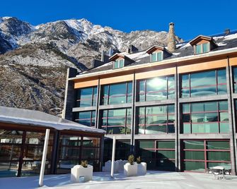 Sommos Hotel Aneto - Benasque - Building