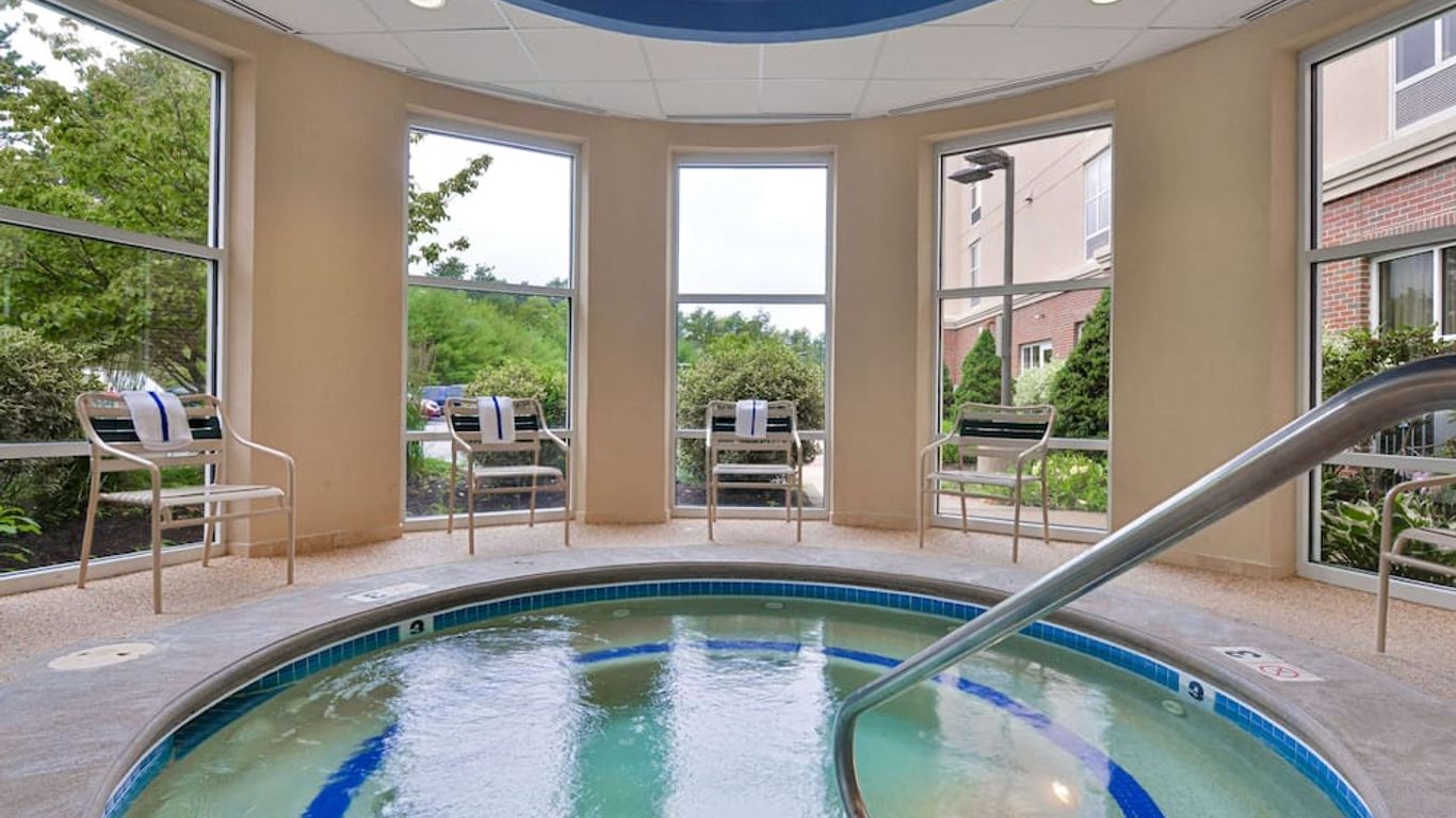 Hampton Inn & Suites Plymouth