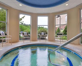 Hampton Inn & Suites Plymouth - Plymouth - Pool